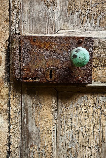 Why You Need A Commercial Locksmith In Phoenix