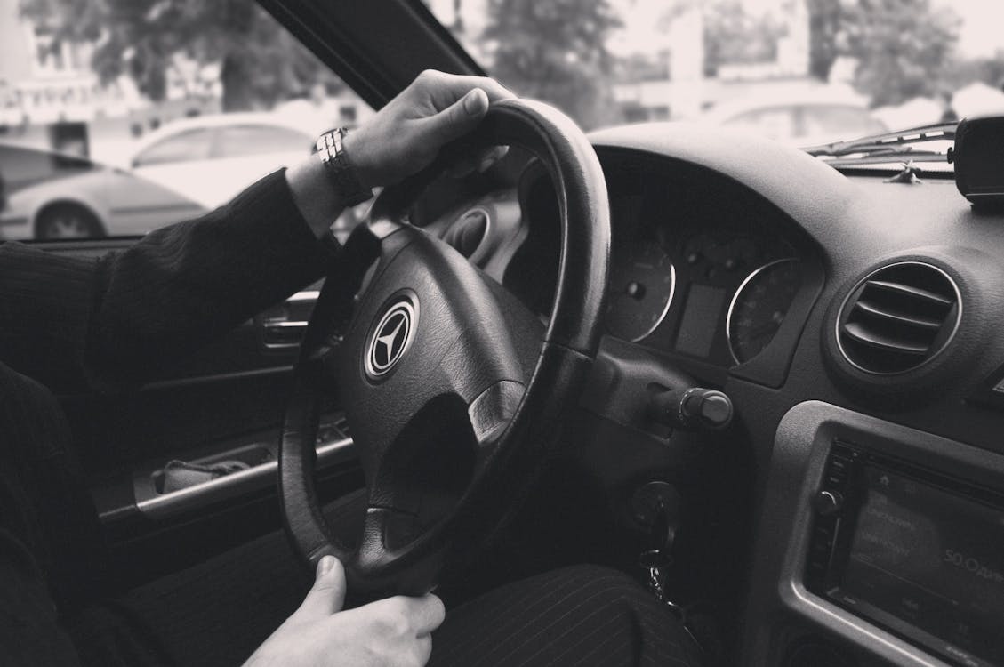Benefits Of Hiring A Professional Locksmith For Your Mercedes Benz